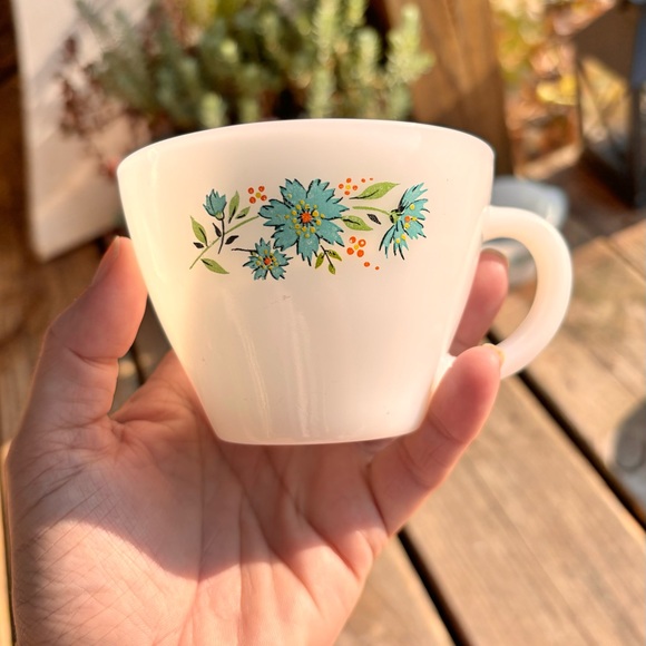 Vintage Vintage Anchor Hocking fire king milk glass cups - Picture 4 of 6